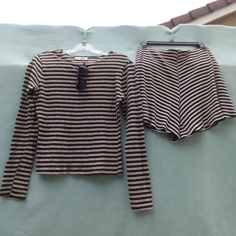 Bundle matching sunglass&AmazingUSA stretchable crop top&bottom